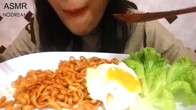 ASMR FIRE NOODLES MUKBANG *HUNGRY EATING* (SOFT & CHEWY EATING SOUNDS + NO TALKING) | Phlox ASMR смотреть онлайн