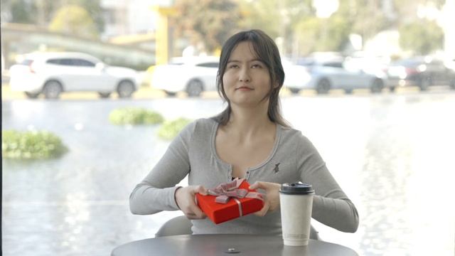 Geely's Mystery Box Surprise: Spreading Smiles for a Happy New Year! смотреть онлайн