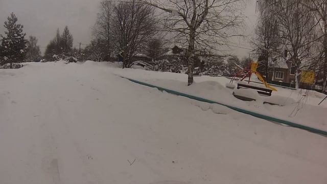 Детский мотокросс - в пять лет уже в руле - первая поездка с камерой