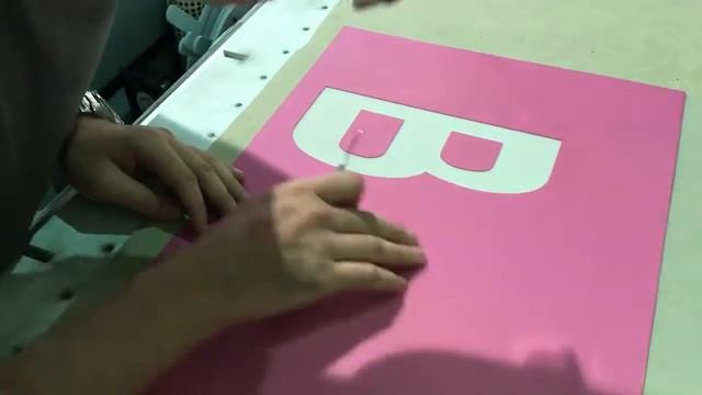 BIGZEE CUTTER резка лакировального полотна смотреть онлайн