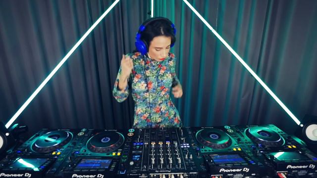 Juicy M @ UDJ 4 Italy [Live Stream]