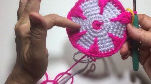 Круглая красивая сидушка крючком/Round beautiful crochet seat