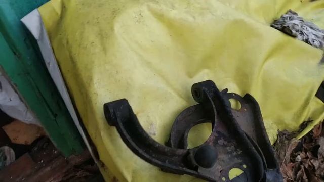Восемь сайлентблоков ГАЗ и два амортизатора KYB Gas-a-just смотреть онлайн