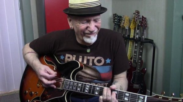 The Ibanez AS-113 hits the sweet spot