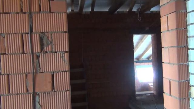 Монтаж распределительных коробок в кирпичной стене. Китайская болгарка выдержала... смотреть онлайн