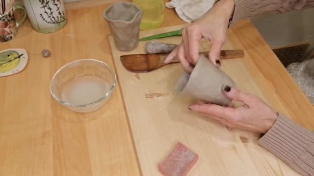 Лепим "мятые" стаканы из глины смотреть онлайн