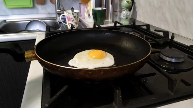 как пожарить яичницу смотреть онлайн