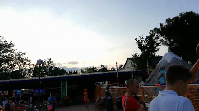 Парк аттракционов в Геленджике 2018 смотреть онлайн
