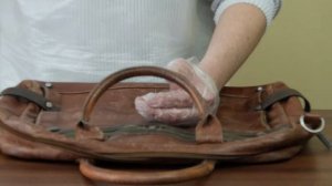 Восстановление кожаного портфеля