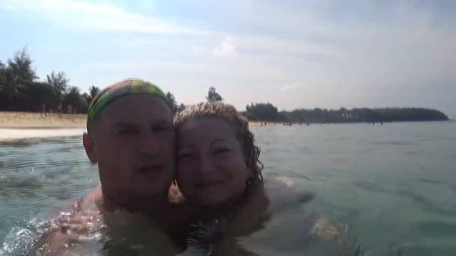 ОТПУСК. Часть 2, странная штука в храме Ват Чалонг, пляж КАРОН, кормим СЛОНИКа.