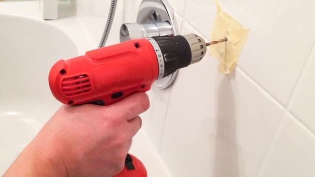 Как просверлить отверстие в кафеле. смотреть онлайн