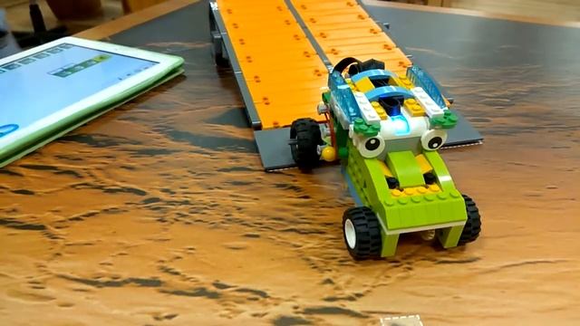 WeDo 2.0. Багги смотреть онлайн