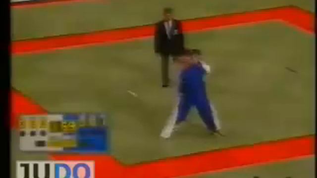 JUDO 1994 European Championships: Laurent Crost (FRA) - Harry Van Barneveld (BEL) смотреть онлайн