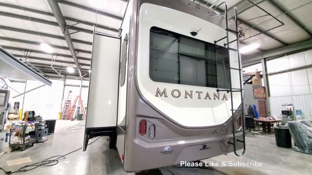 What is Montana Legacy Package? Montana Fifth Wheel смотреть онлайн