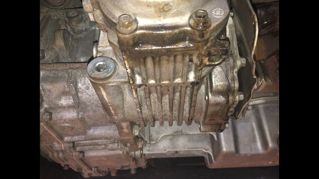 2017 Chevy Equinox Transfer Case failure, Case damaged on right side, from inside out смотреть онлайн
