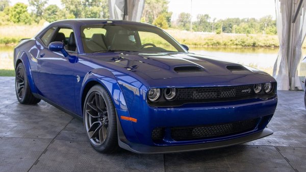 Полное восстановление сгоревшего Dodge Challenger Hellcat