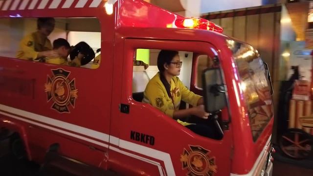 Бангкок. Кидзания. Часть 1. Bangkok. Kidzania. Part 1 смотреть онлайн