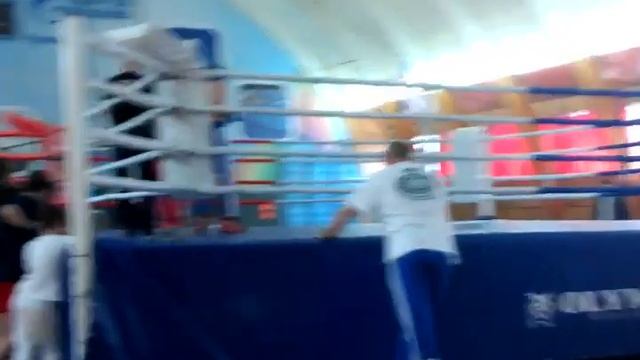 Жестокий бой на соревнованиях по кикбоксингу в приводино