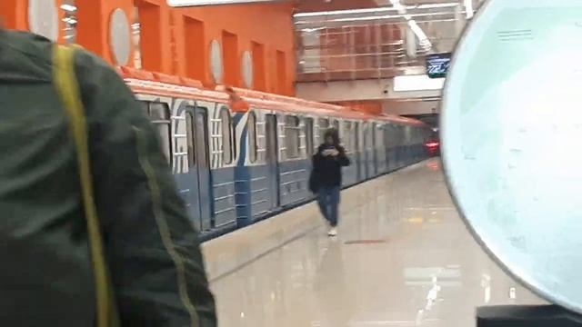Парад поездов метро 2023 на БКЛ в честь дня города! смотреть онлайн