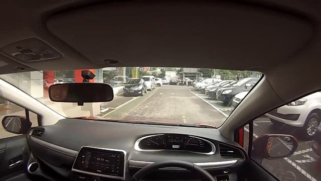 First Ride: Toyota Sienta Type Q смотреть онлайн