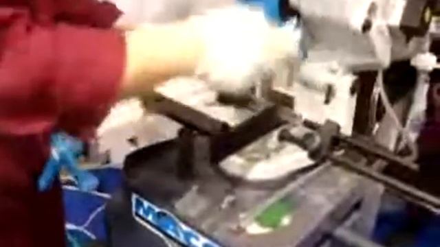 Дисковая пила по металлу серия MACC NEW250 и NEW250 DV, резка профиля смотреть онлайн