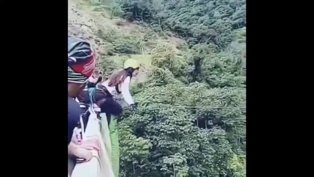 Screaming roblox kid bungee jump смотреть онлайн