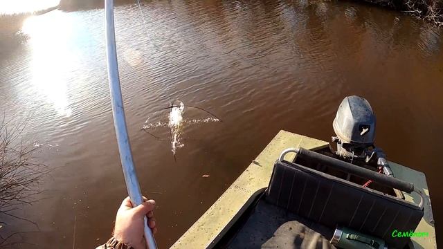 Рыбалка на ПАУК ПОДЪЁМНИК, в Сибирской реке, глубокой осенью с лодки. Рыбалка в Сибири 2021. смотреть онлайн