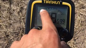 На старой дороге в поисках медных монет с металлоискателем ТХ850