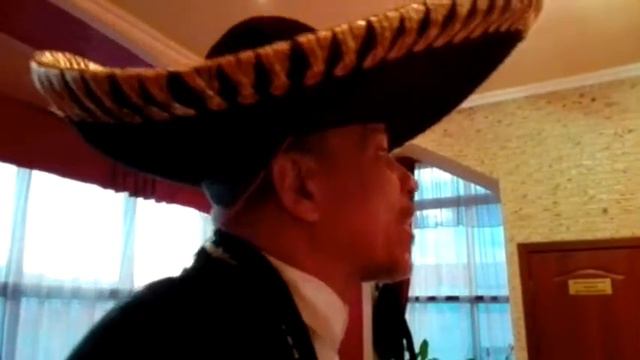 Как познакомиться с девушкой оригинально - Alirio el Mariachi смотреть онлайн