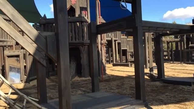 Orange Adventure Playground смотреть онлайн