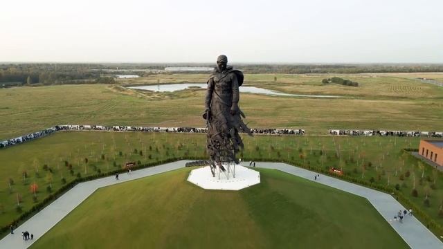 «Памятник русскому солдату», автор Резаев Юрий (Георгий), читает Родион Гринберг смотреть онлайн