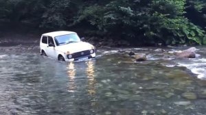 Нива Урбан - проезд через реку