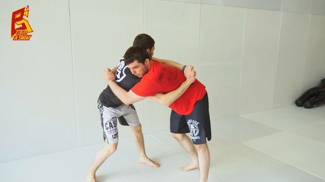 Хитрые броски и проходы в ноги Ярослава Амосова / Первый украинский чемпион Bellator смотреть онлайн