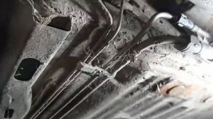 Как снять топливный фильтр Ford Focus 1 седан #RAZNOBOY #FordFocus1 #фордфокус1