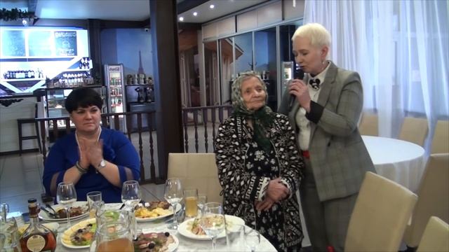 Свадьба: Бабулечка поздравляет внучку - невесту смотреть онлайн