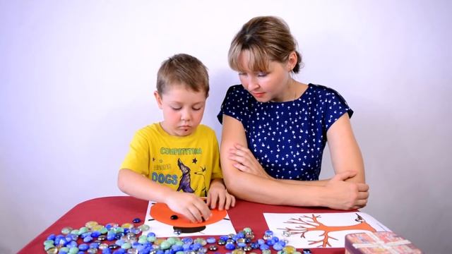 #10 Мамаучит! Игры с камешками Марблс Marbles. Стеклянные камешки. Мелкая моторика. Первая часть.