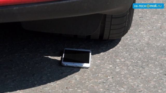 Прототип iPhone 6 против электрокара Tesla Model S (iPhone 6 case prototype versus Tesla Model S) смотреть онлайн