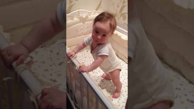 Мы научились вставать! Нам 5 месяцев и 28 дней смотреть онлайн