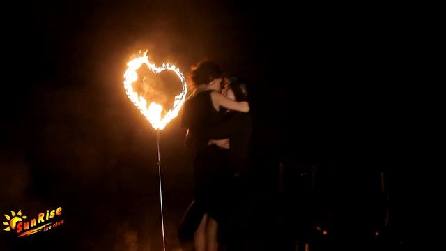 Наш первый свадебный танец (огненный коллектив SUNRISE г. Стерлитамак) смотреть онлайн