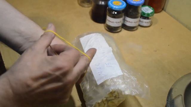 Грибочки. Маслята. Чистим и замораживаем. смотреть онлайн