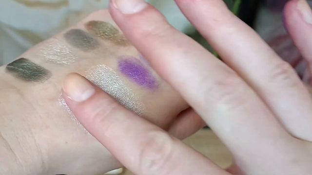 Все мои палетки теней на 2 и 4 рефила | Запасы хомяка 2022 смотреть онлайн