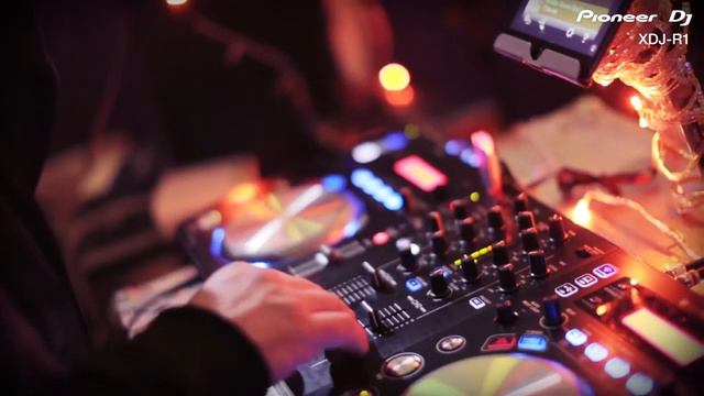 PIONEER XDJ-R1 And PIONEER XDJ-Aero Comparison | DJShop