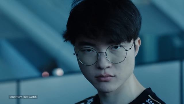 How a K-Pop Obsessed Support God Stanned NewJeans So Hard He Won Worlds смотреть онлайн