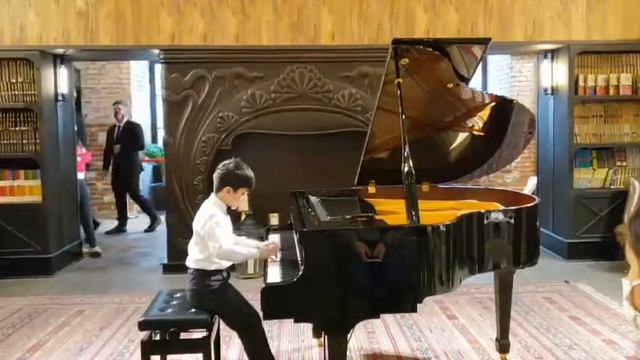 W.Gillok "At the ballet" смотреть онлайн