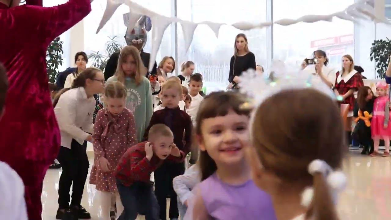 Космическая Новогодняя ёлка смотреть онлайн