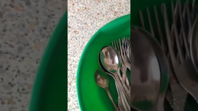 Чистим столовые приборы смотреть онлайн