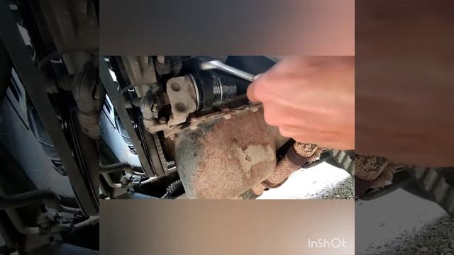 Откручиваем масляный фильтр с помощью старого ремня грм.Замена Масла fiat Renault kia смотреть онлайн