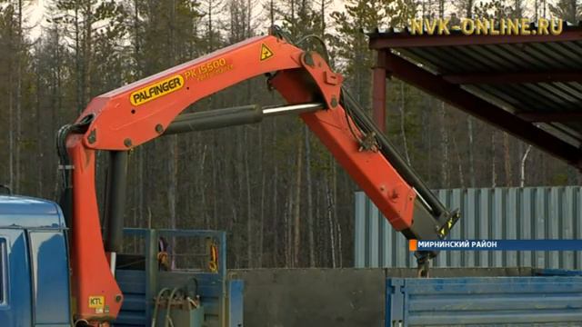 Медведь в поисках пропитания оказался в руднике Мирного смотреть онлайн