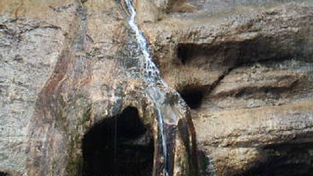 DSCF0018.AVI Чегемские водопады голубые озера май 2022