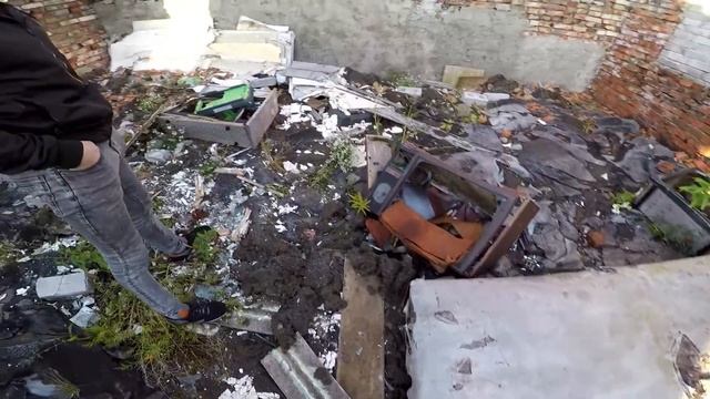 Полуостров средний (Рыбачий).Заброшенная военная база ПВО.Батуты. смотреть онлайн